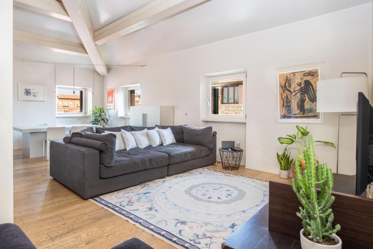 Stunning Top Floor Flat In The Heart Of Βερόνα Εξωτερικό φωτογραφία