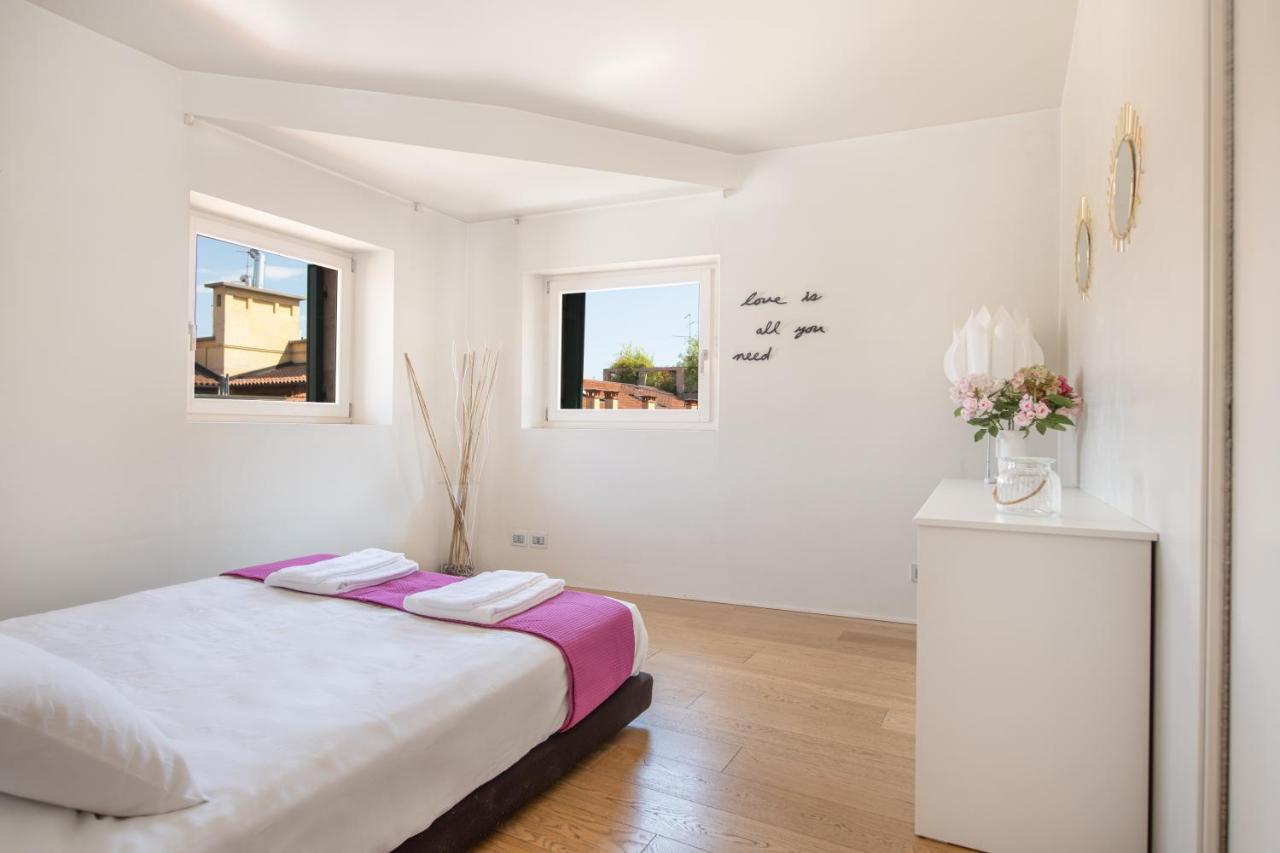 Stunning Top Floor Flat In The Heart Of Βερόνα Εξωτερικό φωτογραφία