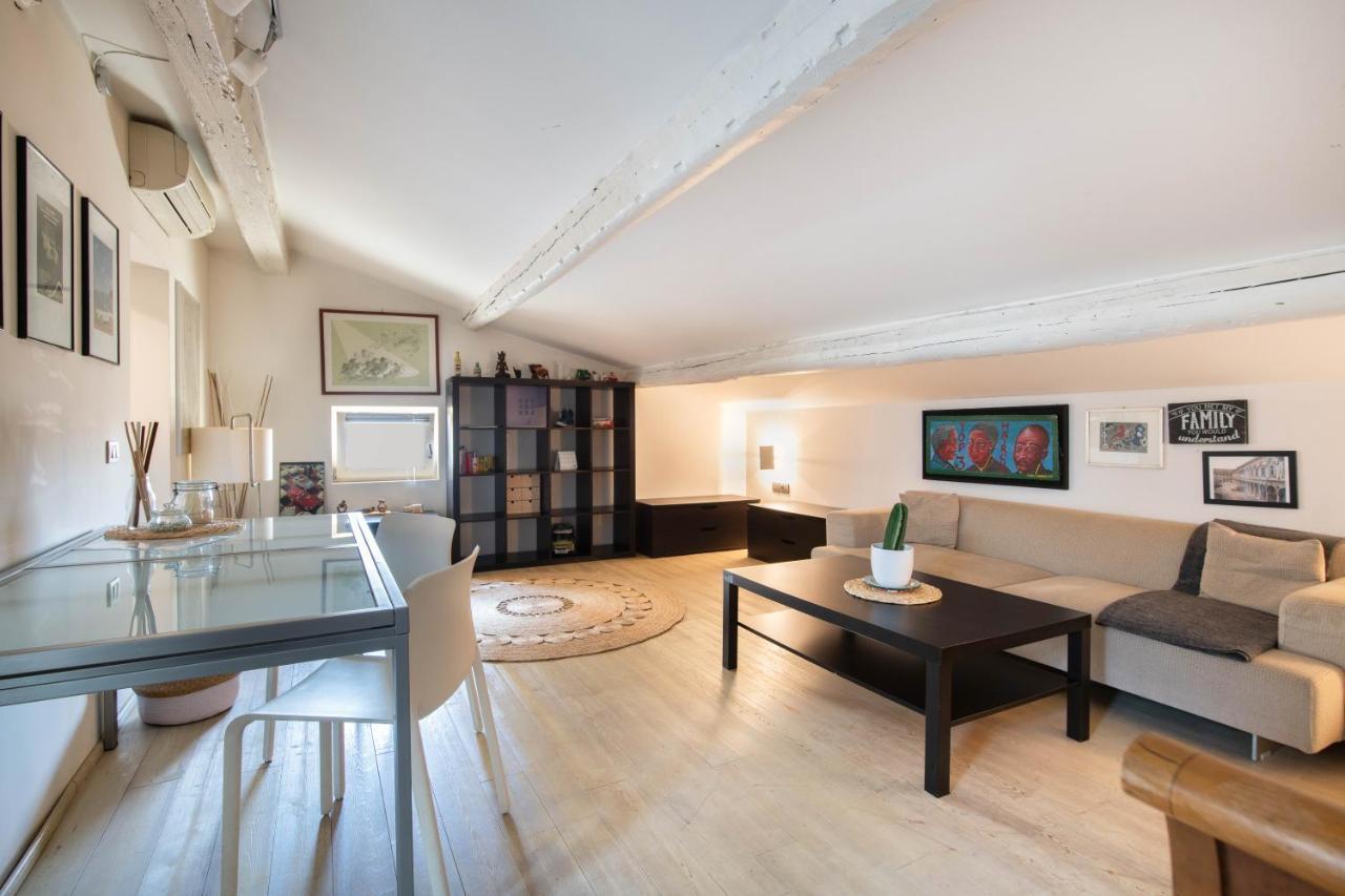 Stunning Top Floor Flat In The Heart Of Βερόνα Εξωτερικό φωτογραφία